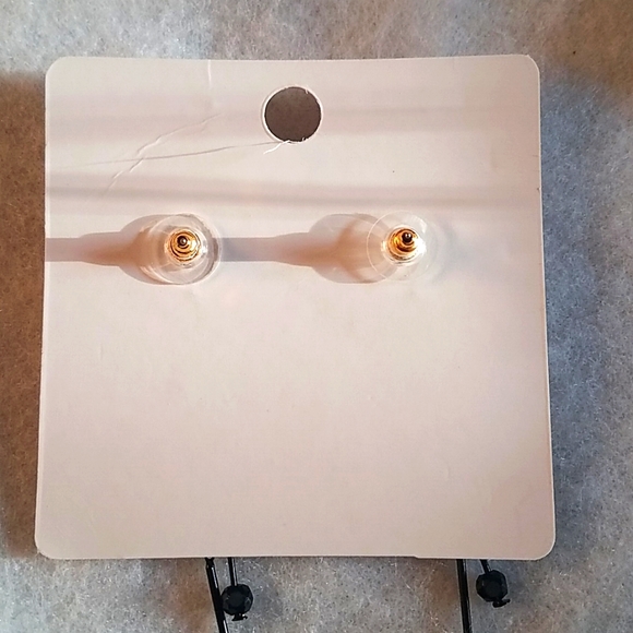 NWT.  Gothic Style Hand/ Wrist/Ring Bracelet & Coordinating Earrings - Picture 3 of 5